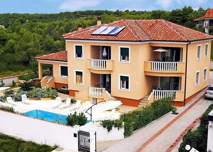 In With Sea View, Balcony, Air Conditioning, Wifi 858-4 Apartment