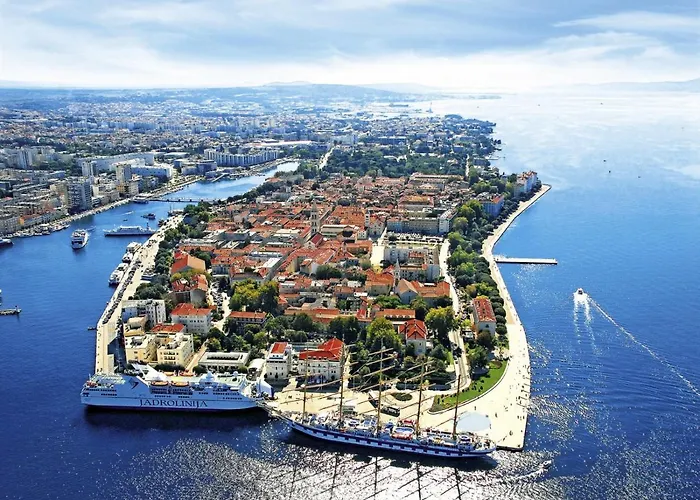 Apartment In With Sea View, Balcony, Air Conditioning, Wifi 858-4 *